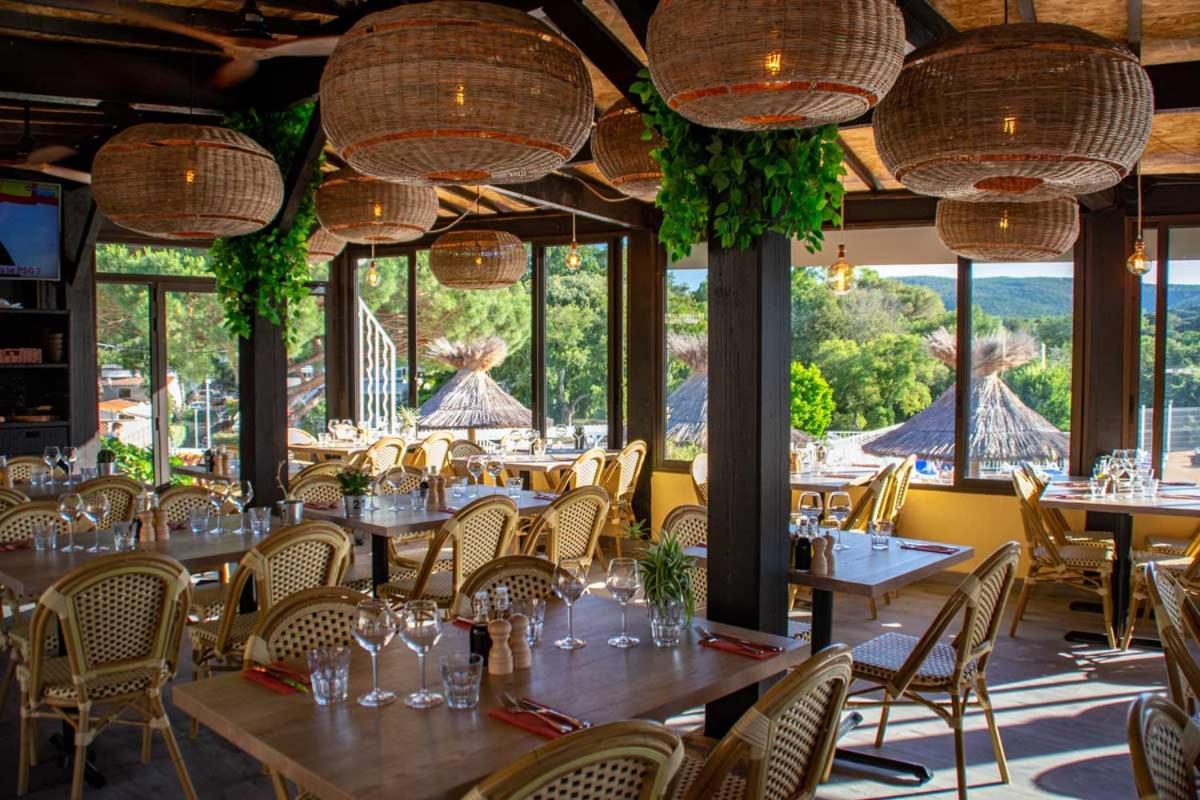 Bungalow Luxe 3 Chambres Surplombant Le Golf De St Tropez Гасен Екстериор снимка